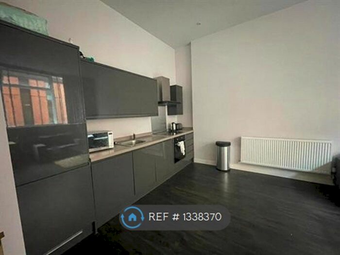 2 Bedroom Flat To Rent In Orleans House, Liverpool, L3