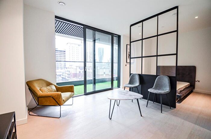 Flat To Rent In Wardian London, Wards Place, London, E14