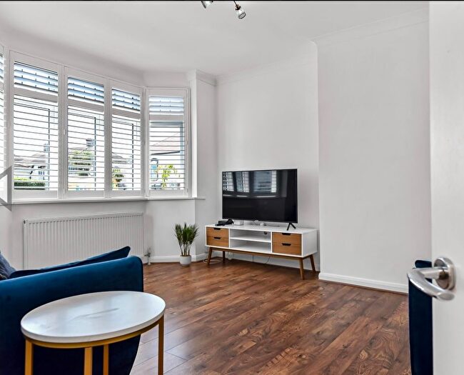 3 Bedroom Semi-Detached House To Rent In Waite Davies Road, London, SE12