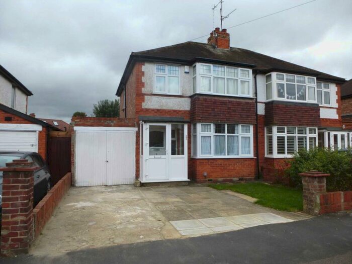 3 Bedroom House To Rent In Erleigh Court Gardens, Earley, RG6