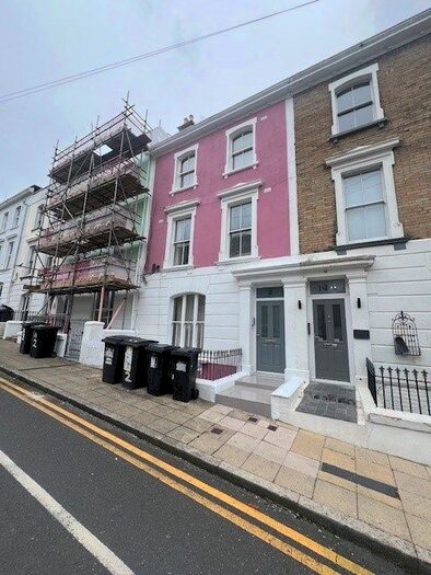 1 Bedroom Flat To Rent In Upper Terrace Road, Bournemouth, BH2