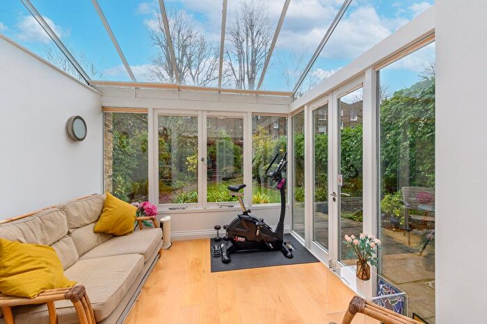 2 Bedroom Flat For Sale In Goldhurst Terrace, South Hampstead, NW6
