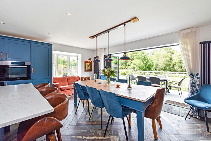 4 Bedroom Detached House For Sale In Mint Road, Liss Forest, Hampshire, GU33