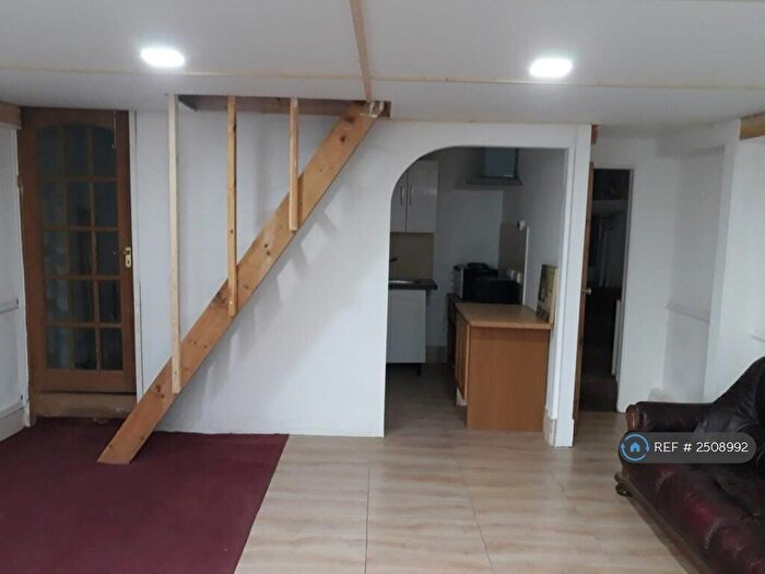 1 Bedroom Flat To Rent In Woodchurch Lane, Birkenhead, CH42