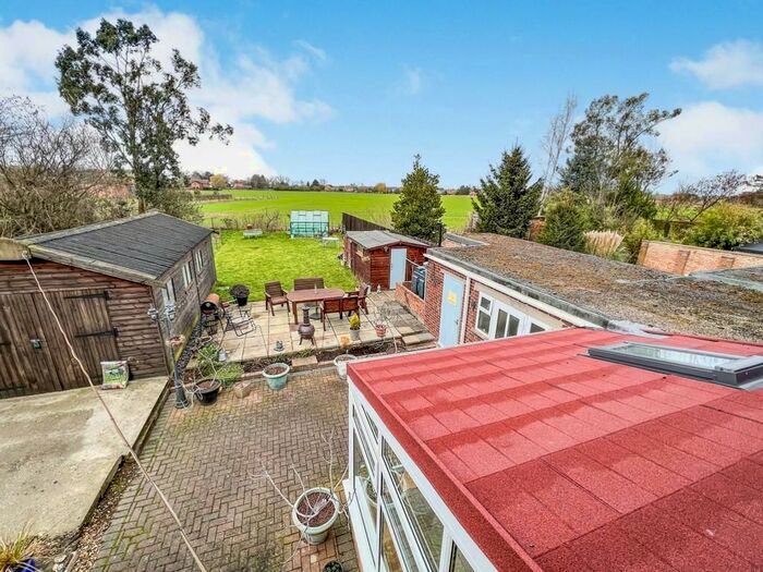 3 Bedroom Semidetached House For Sale In Lode Avenue, Upwell, Wisbech