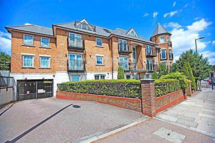 2 Bedroom Flat To Rent In Chatteris Court, Finchley Lane, Hendon, NW4