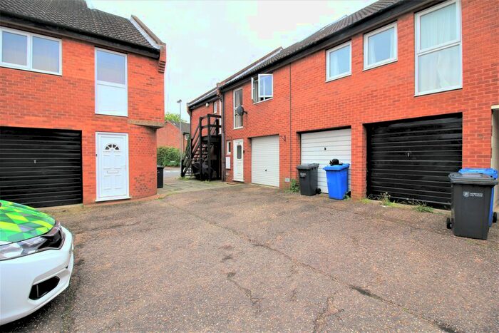2 Bedroom Town House To Rent In Brampton Court, Norwich, NR5