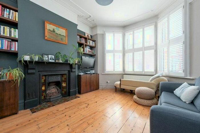 2 Bedroom Flat To Rent In Bathurst Gardens, London, NW10