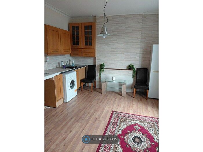 1 Bedroom Flat To Rent In Woodchurch Lane, Birkenhead, CH42