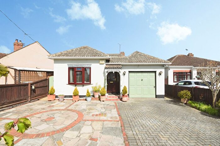 2 Bedroom Detached Bungalow For Sale In Jubilee Avenue, Broomfield, Chelmsford, CM1