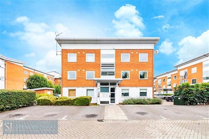 2 Bedroom Flat To Rent In Felixstowe Court, E16