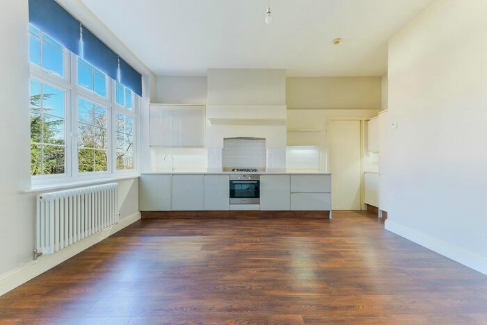 2 Bedroom Flat To Rent In Augustus Road, London, SW19