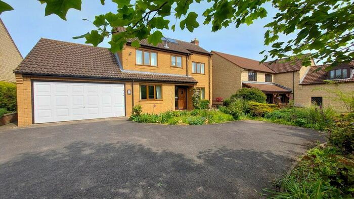 4 Bedroom Detached House For Sale In Swallow Hill, Thurlby, Bourne, PE10