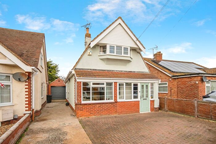 3 Bedroom Bungalow For Sale In Madeira Road, Holland-On-Sea, Clacton-On-Sea, CO15