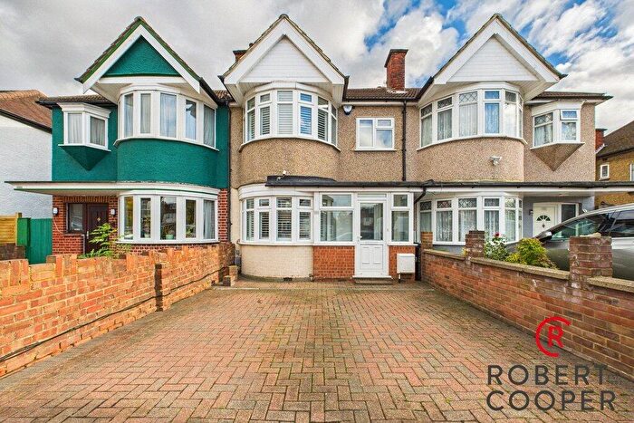 3 Bedroom Terraced House For Sale In Exeter Road, Harrow, HA2