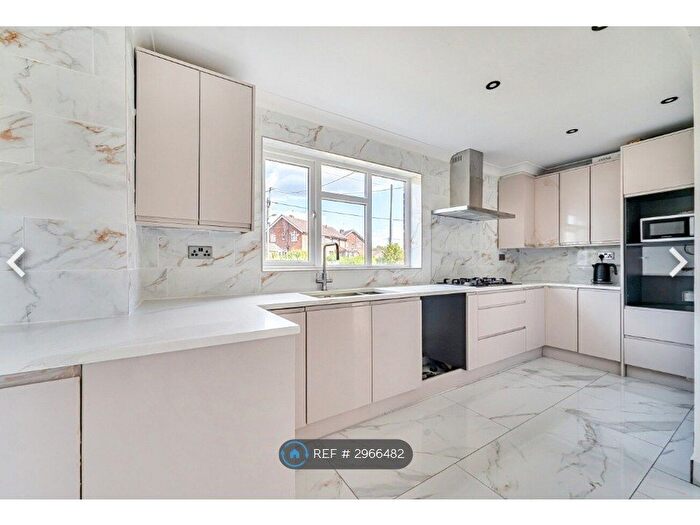 3 Bedroom Semi-Detached House To Rent In Brownhill Road, Southampton, SO52