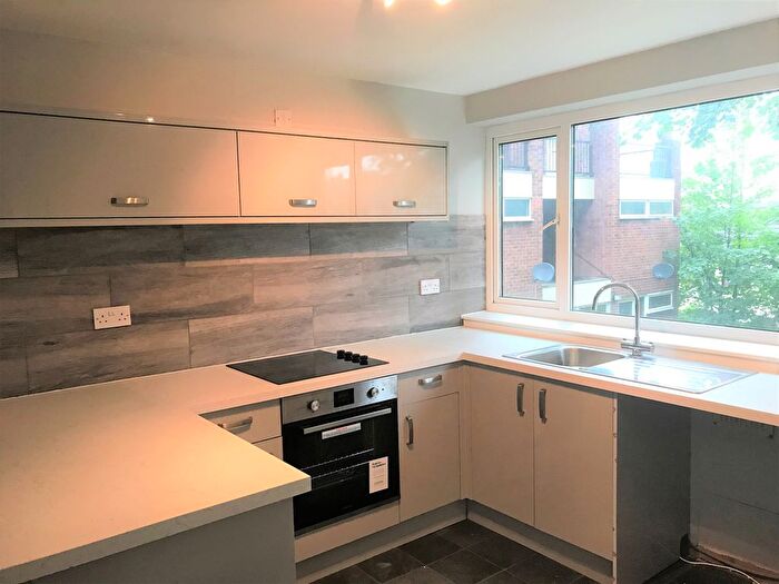 2 Bedroom Flat To Rent In St Johns Court, Wakefield, WF1