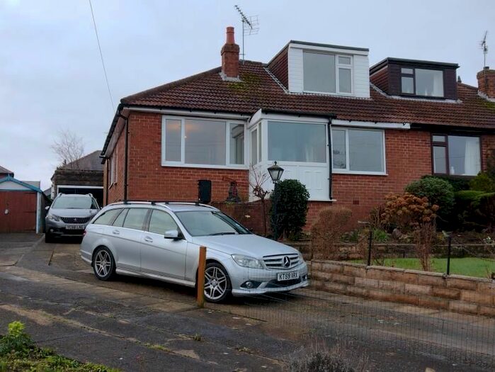 4 Bedroom Semi-Detached House To Rent In Wainfleet Road, Harrogate HG1