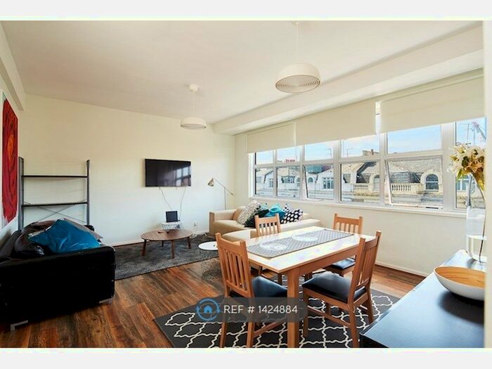 4 Bedroom Flat To Rent In Earls Court Road, London, SW5