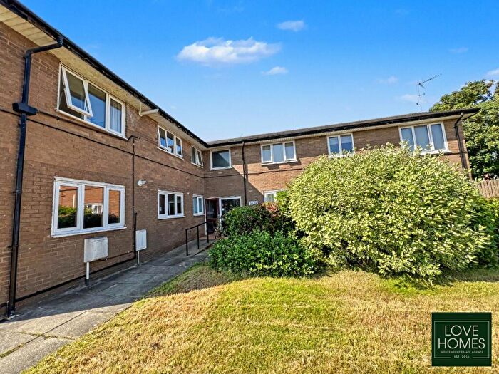 2 Bedroom Flat For Sale In Garstang, Preston, Lancashire, PR3