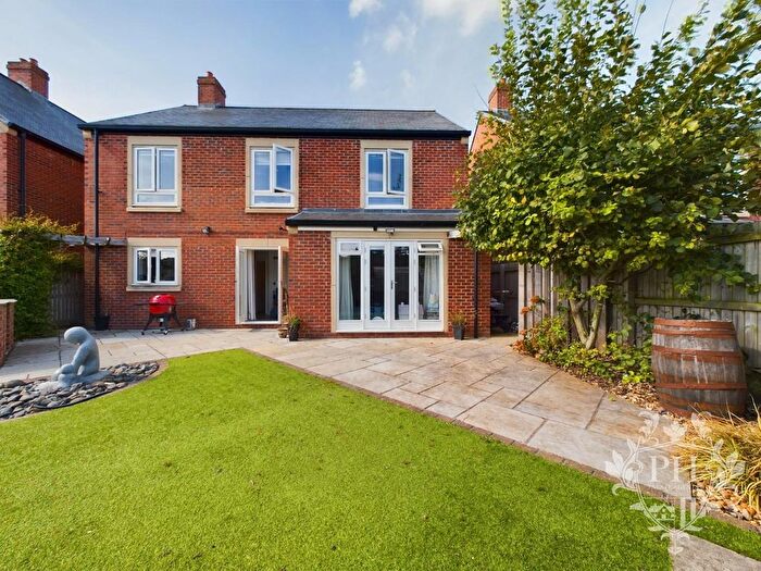5 Bedroom Detached House To Rent In Church Drive, Middlesbrough, TS5