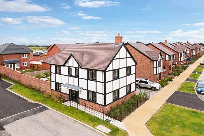 4 Bedroom Detached House For Sale In Walter Avenue, Somerford, CW12