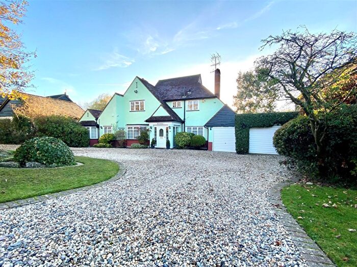 4 Bedroom Detached House For Sale In The Avenue, Potters Bar, EN6