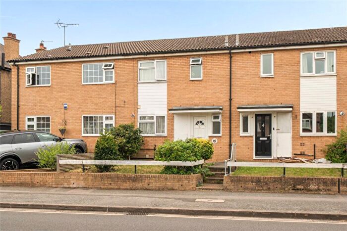 3 Bedroom Terraced House For Sale In Hillside Road, Bromley, BR2