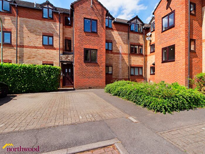 1 Bedroom Flat To Rent In Broome Way, Banbury, OX16