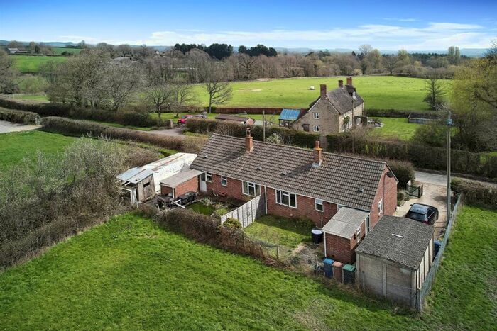 1 Bedroom Semi-Detached Bungalow For Sale In Stroud Bungalows, Gillingham, Silton, SP8