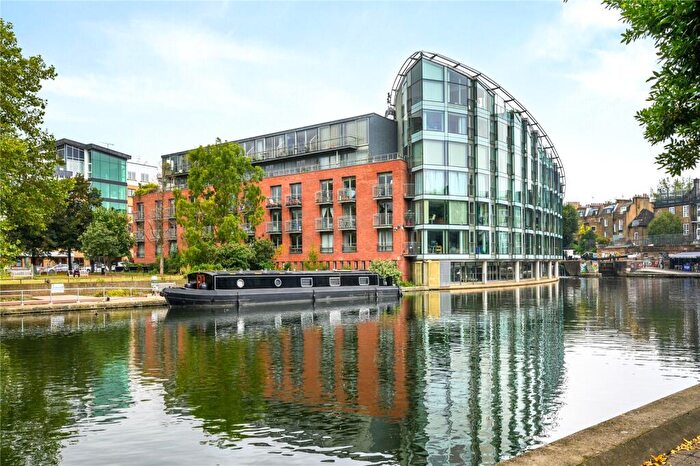 2 Bedroom Penthouse For Sale In Graham Street, London, N1