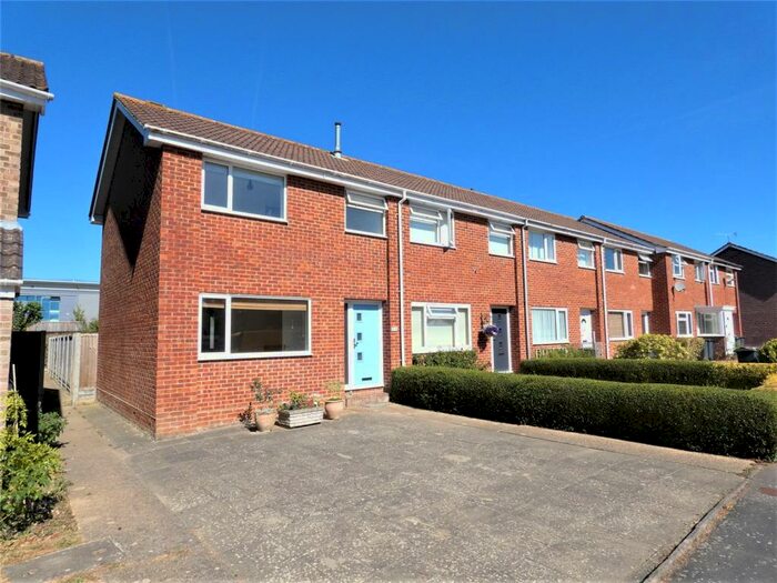 2 Bedroom End Of Terrace House To Rent In Nutwick Road, Havant, Hampshire, PO9