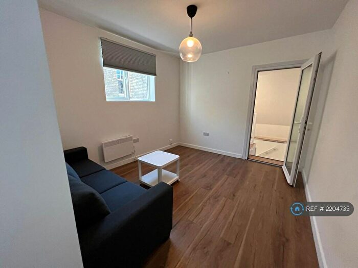 1 Bedroom Flat To Rent In Hornsey Road, London, N7