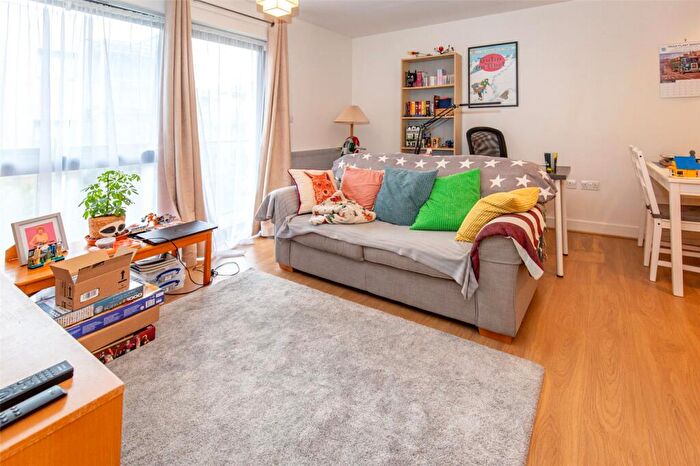 1 Bedroom Apartment For Sale In Chapter Walk, Bristol, BS6