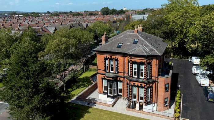 2 Bedroom Flat To Rent In Parkfield Road, Aigburth, Liverpool, Merseyside, L17