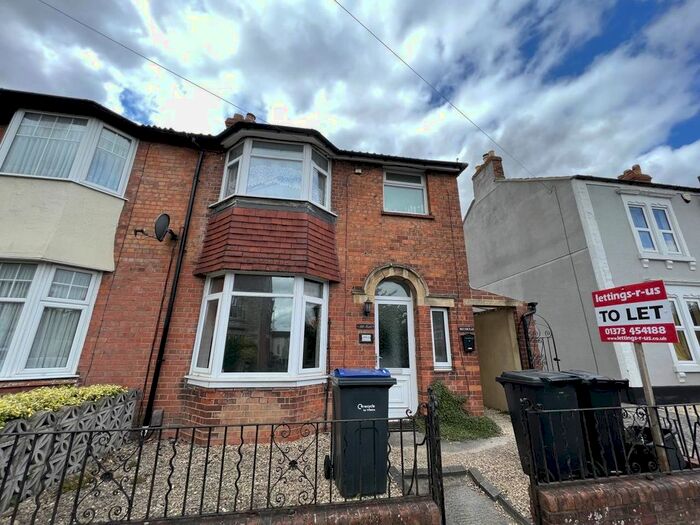 1 Bedroom Flat To Rent In Islington, Trowbridge, Wiltshire, BA14