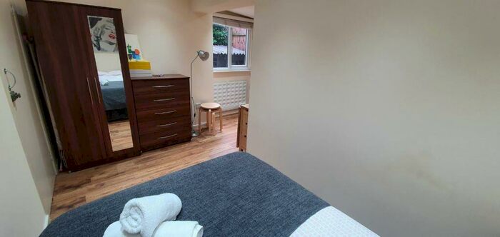 1 Bedroom Flat To Rent In High Road, London, NW10