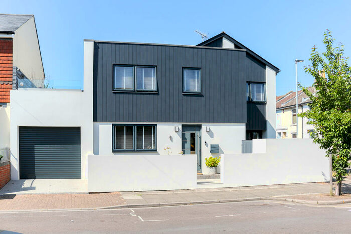 3 Bedroom End Of Terrace House For Sale In Trevor Road, Southsea, PO4