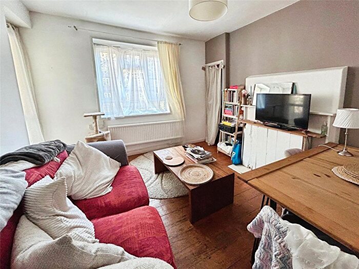 2 Bedroom Flat To Rent In Tulse Hill, London, SW2