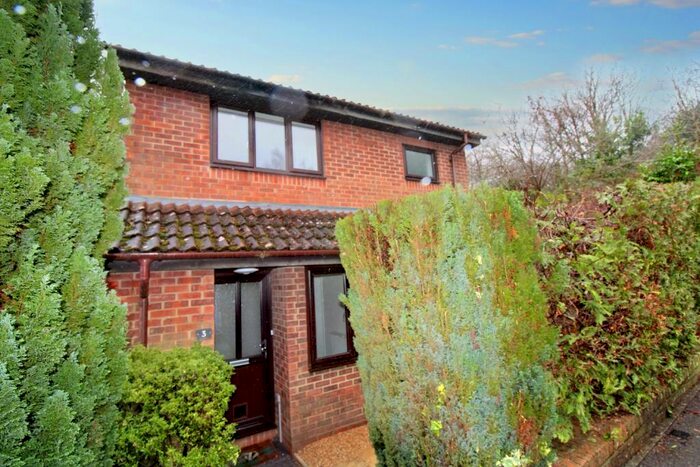 1 Bedroom End Of Terrace House To Rent In Essex Close, Frimley, Camberley, Surrey, GU16