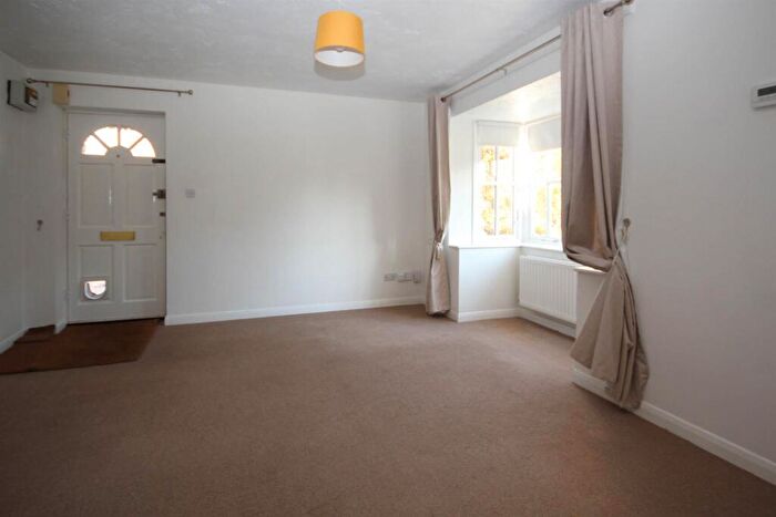 1 Bedroom Terraced House To Rent In Blackthorn, CB4