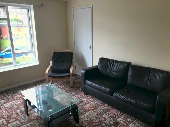 5 Bedroom Town House To Rent In Sullivan Close, Colchester, Essex, CO4