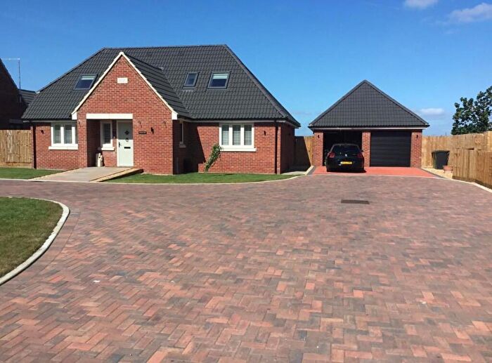 4 Bedroom Detached House For Sale In Carpenters Mews, Newborough, PE6