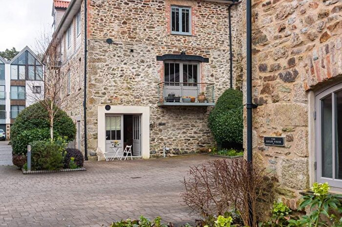 2 Bedroom Flat To Rent In Perran Foundry, Truro, TR3
