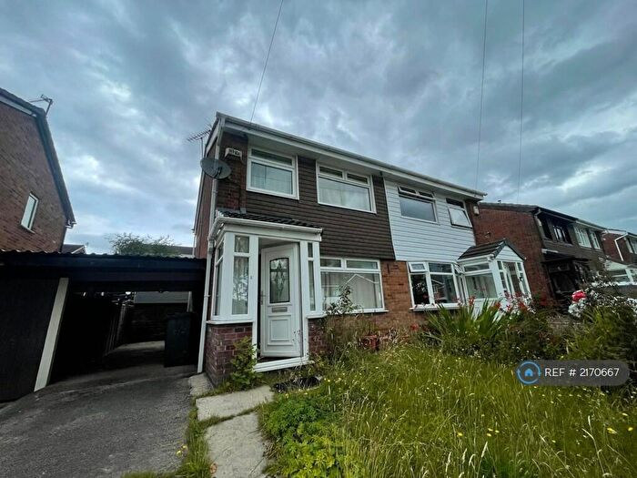 3 Bedroom Semi-Detached House To Rent In Glenwood Drive, Middleton, Manchester, M24
