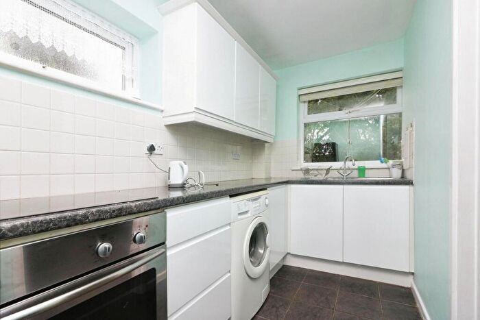 1 Bedroom Flat To Rent In Milton Road, Harpenden, AL5