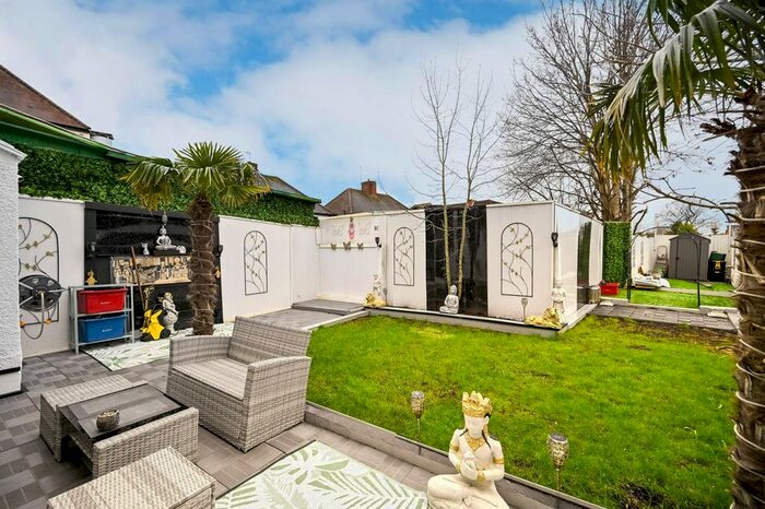 1 Bedroom Maisonette To Rent In River Gardens, Feltham, TW14