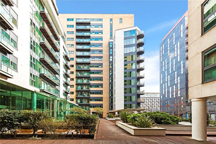 2 Bedroom Apartment To Rent In Millharbour, E14