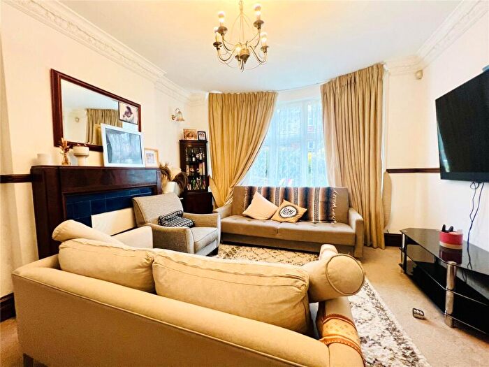 4 Bedroom Detached House To Rent In South Croydon, CR2