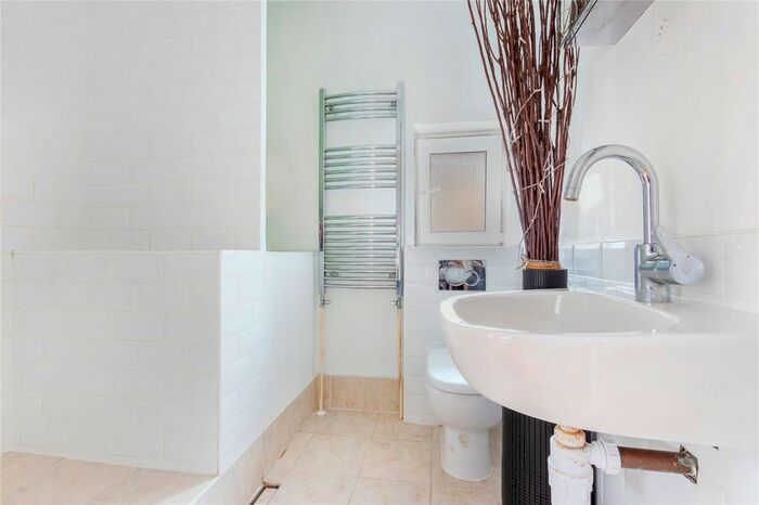 2 Bedroom Semi-Detached House For Sale In Lower Road, London, SE8